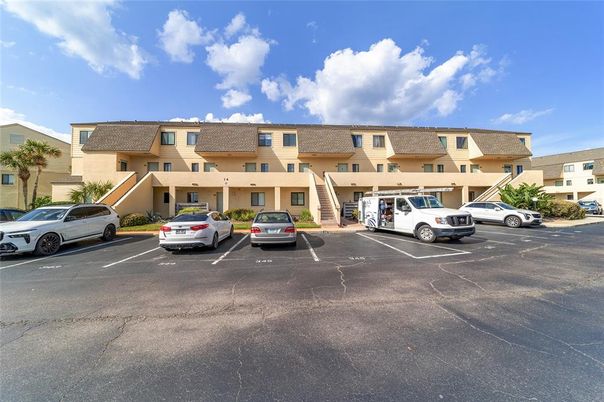 Exterior, Facade, Condo Building