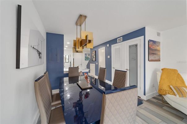 Dining room, Interior, Kitchen, Pendant Lights, Recessed Lighting, Wood Texture Flooring