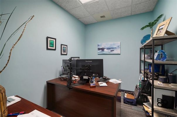 Home Office, Interior