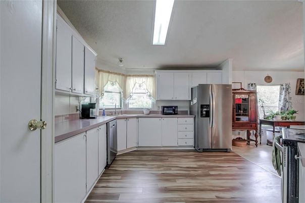 Dining room, Interior, Kitchen, Stainless Steel Appliances, Wood Texture Flooring