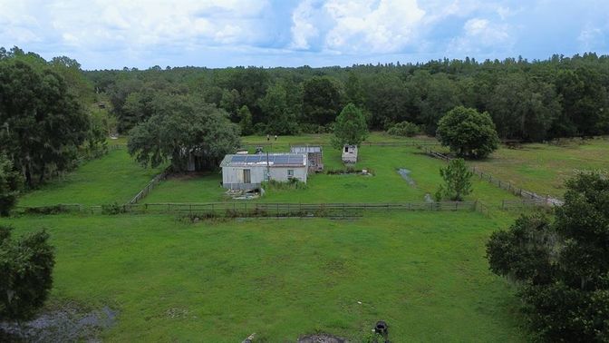 Exterior, Drone