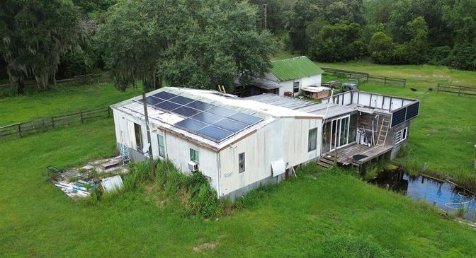 Exterior, Drone