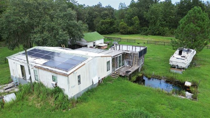 Exterior, Drone