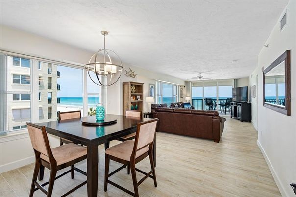 Chandelier, Dining room, Interior, Living room, Pendant Lights, Water, Wood Texture Flooring
