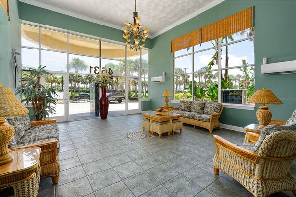 Chandelier, Interior, Living room
