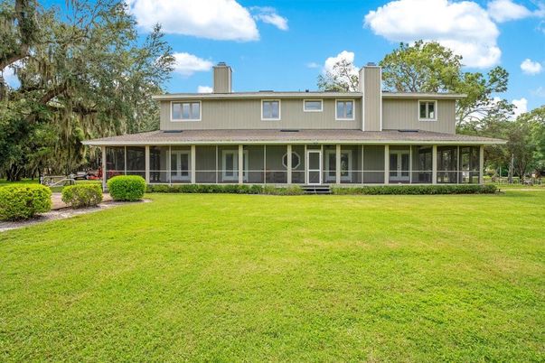 Backyard, Exterior, Facade, Split Level
