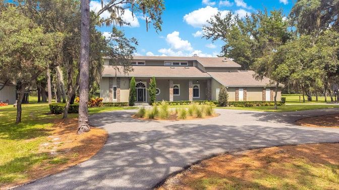Backyard, Exterior, Facade, Ranch