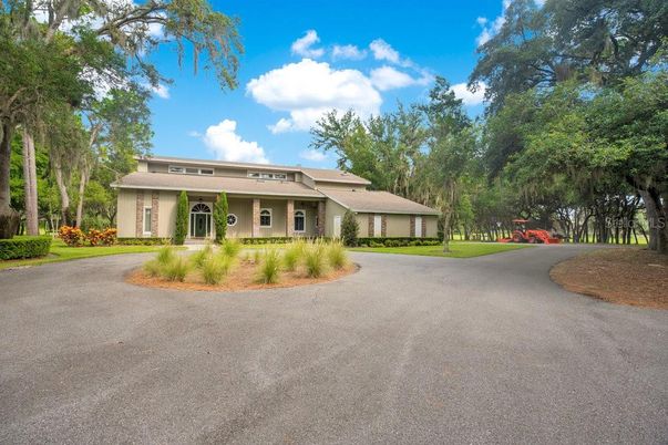 Backyard, Exterior, Facade, Ranch