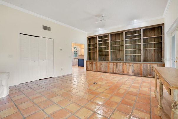 Empty room, Interior, Recessed Lighting