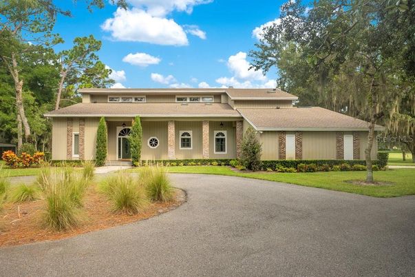 Backyard, Exterior, Facade, Ranch
