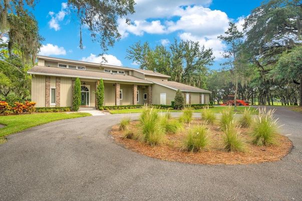 Backyard, Exterior, Facade, Ranch