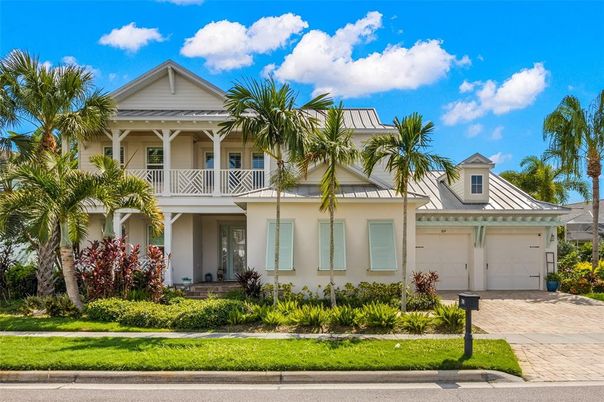 Attached, Exterior, Facade, Mediterranean