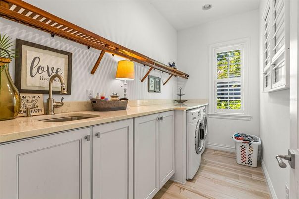 Interior, Washer, Wood Texture Flooring