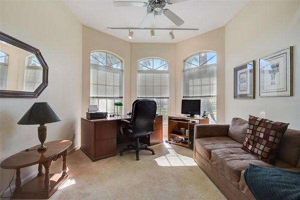 Home Office, Interior