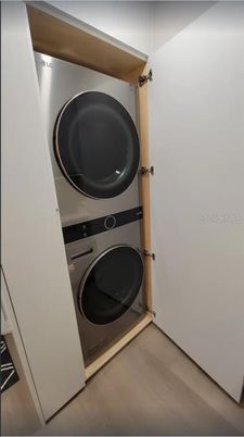 Interior, Utility Closets, Washer, Wood Texture Flooring