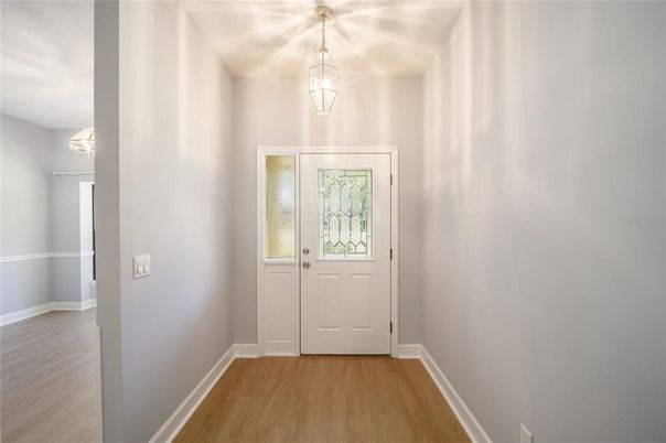 Interior, Pendant Lights, Wood Texture Flooring