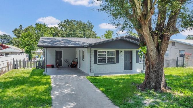 Backyard, Exterior, Facade, Ranch