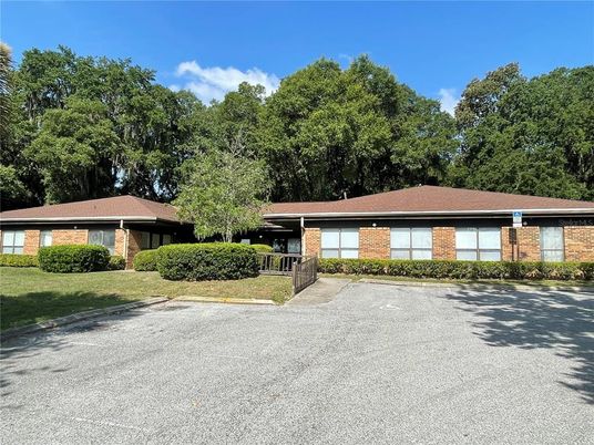 Exterior, Facade, Brick Facade, Ranch