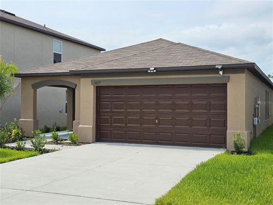 Attached, Exterior, Facade, Modern