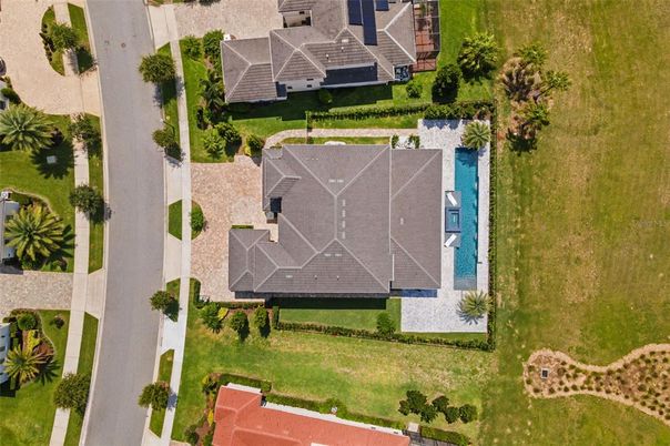 Exterior, Drone