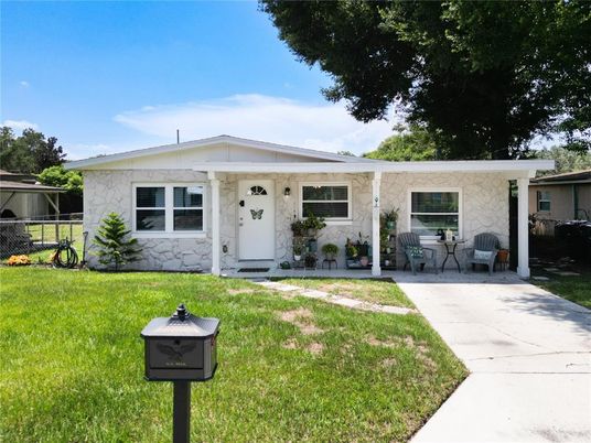 Backyard, Exterior, Facade, Ranch