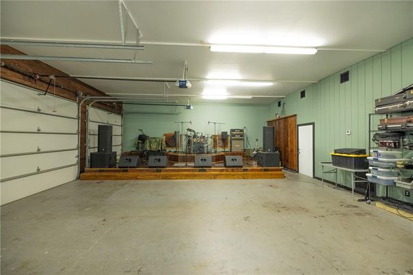 Garage, Interior