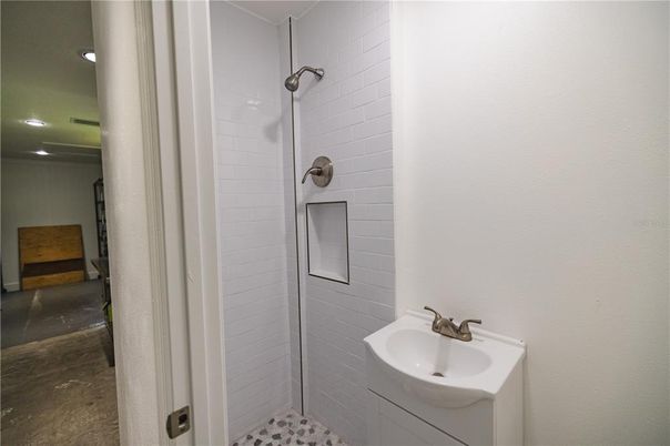 Bathroom, Interior, Recessed Lighting