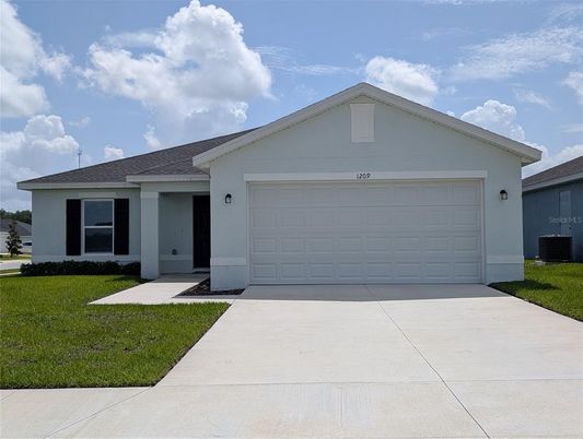 Attached, Exterior, Facade, Ranch
