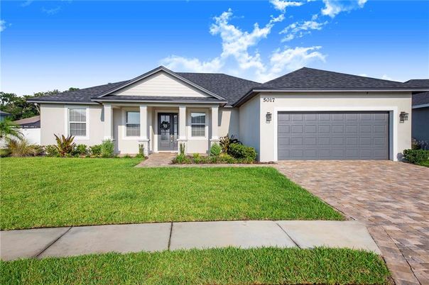 Attached, Exterior, Facade, Ranch