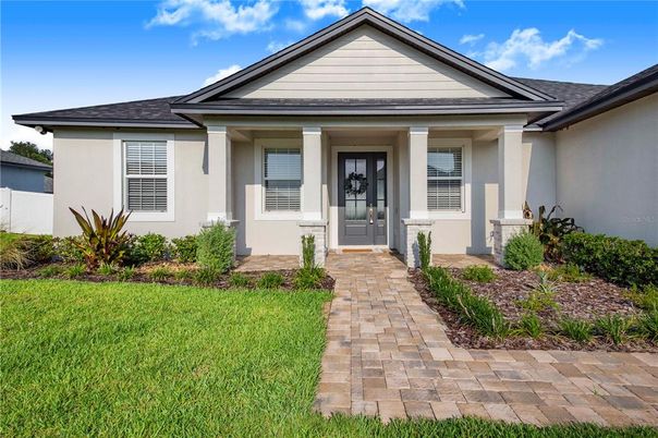 Exterior, Facade, Ranch