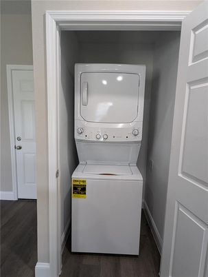 Interior, Utility Closets, Washer, Wood Texture Flooring