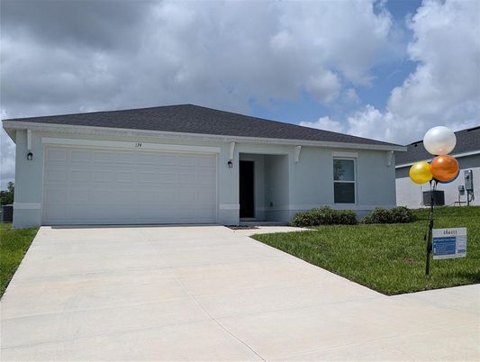 Attached, Exterior, Facade, Ranch