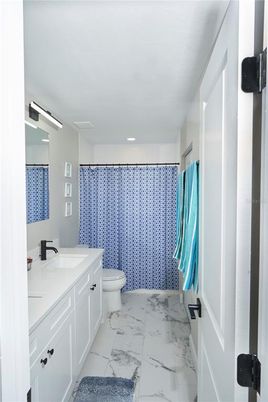 Bathroom, Interior, Marble, Recessed Lighting