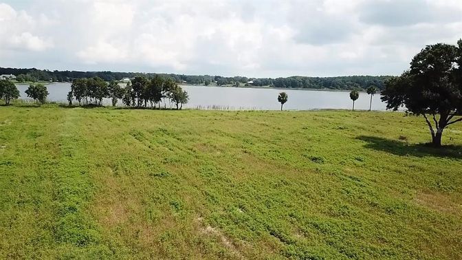 Exterior, Lake