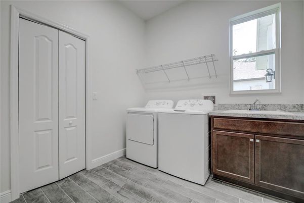 Interior, Washer, Wood Texture Flooring