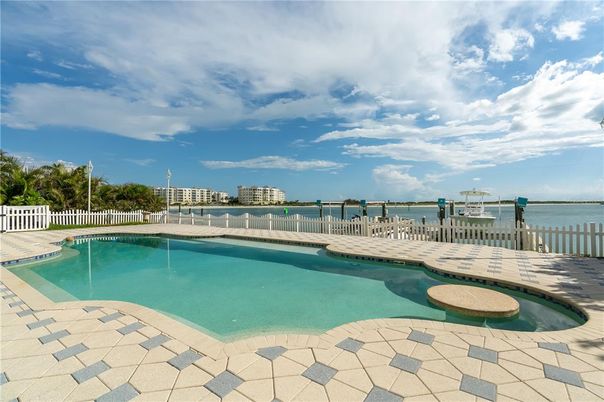Exterior, Pool, Water