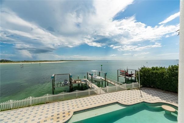Exterior, Lake, Pool, Water