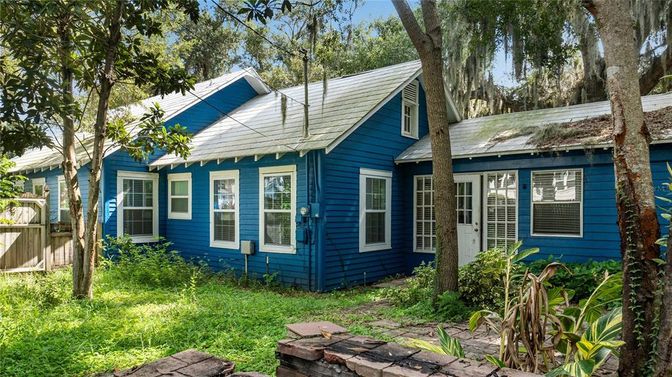 Exterior, Facade, Cape Cod