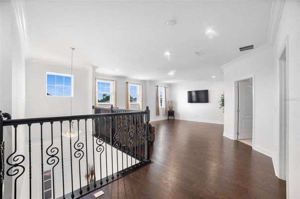 Interior, Pendant Lights, Recessed Lighting, Wood Texture Flooring