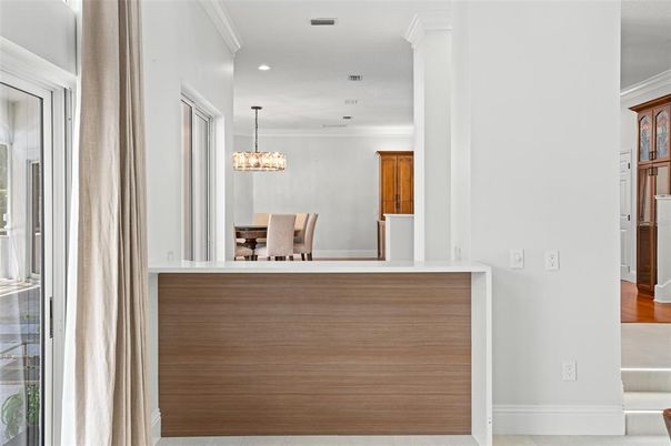 Chandelier, Dining room, Interior, Recessed Lighting, Wood Texture Flooring