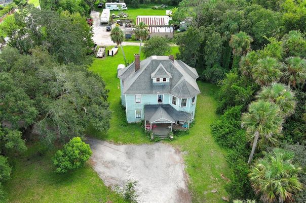 Exterior, Drone