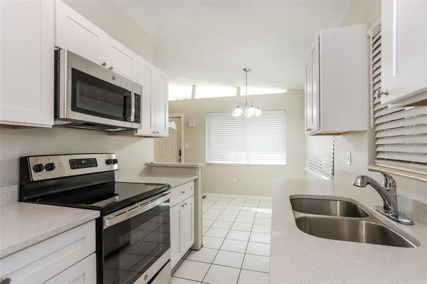 Chandelier, Interior, Kitchen