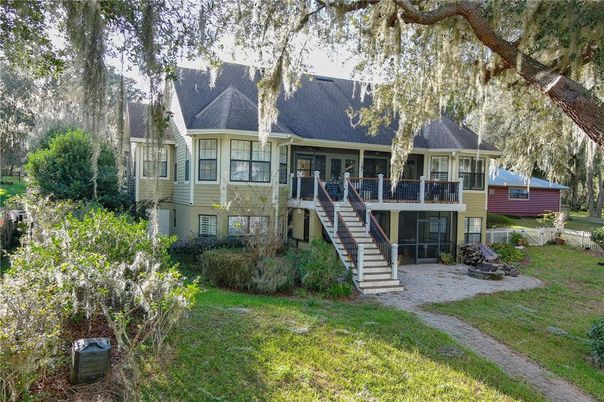 Backyard, Exterior, Facade, Queen Anne Victorian