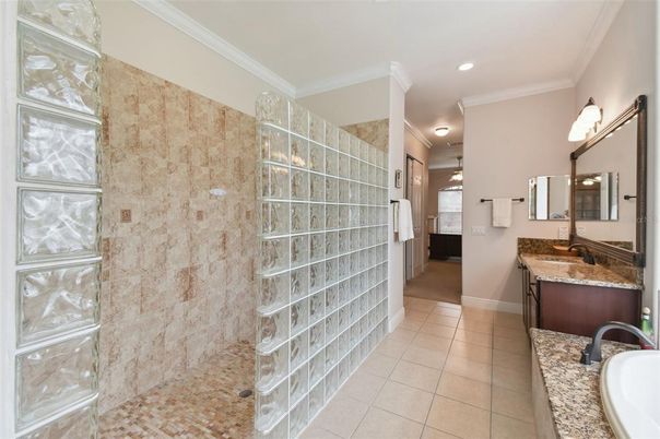 Bathroom, Interior, Recessed Lighting