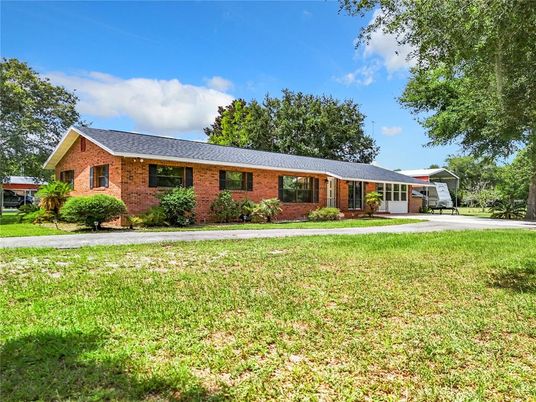 Exterior, Facade, Brick Facade, Ranch