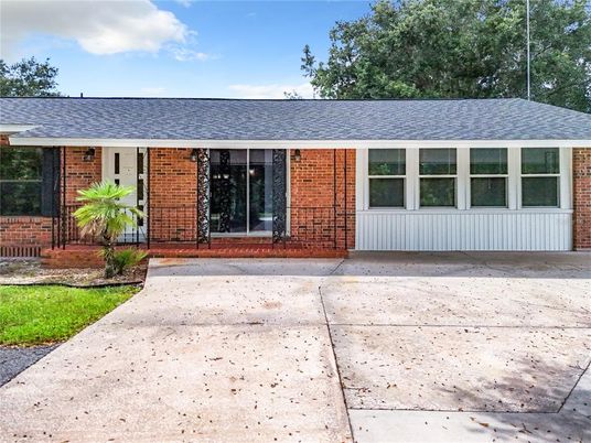Exterior, Facade, Brick Facade, Ranch