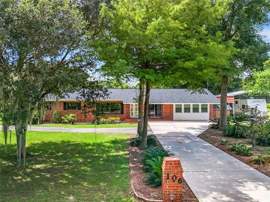 Exterior, Facade, Brick Facade, Ranch
