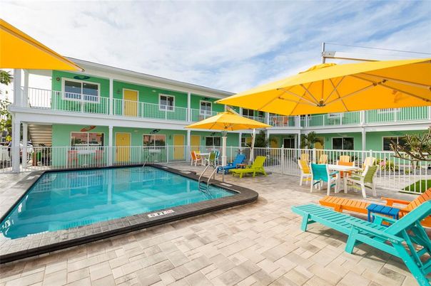 Exterior, Pool