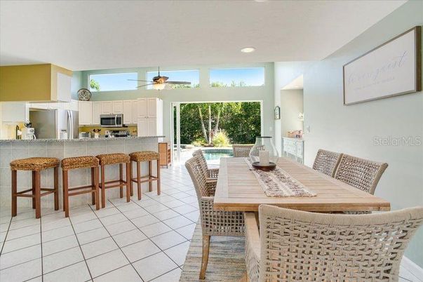 Dining room, Interior, Kitchen, Recessed Lighting, Stainless Steel Appliances
