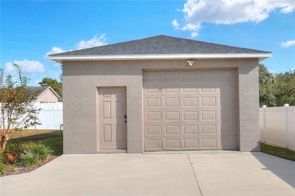 Detached Garage, Exterior